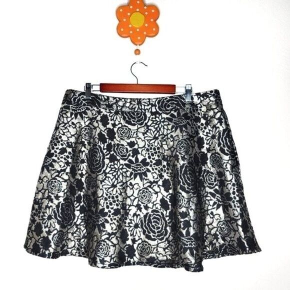 Forever 21+ 1X Black Gold Floral Skirt – Plus Size Skater Silhouette - Picture 1 of 12